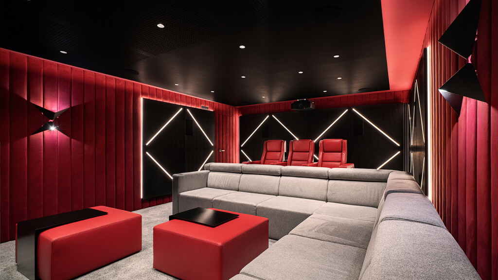 wystrój prywatnej sali kinowej w domu - Włodzisław Śląski, zaawansowany system zarządzania salą kinową