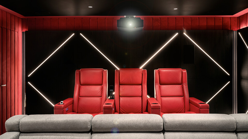 sala kinowa w domu, skórzane fotele w domowej sali kinowej