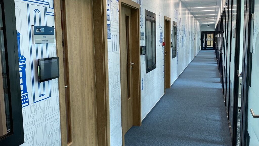 digital signage, wyposażenie sali konferencyjnej