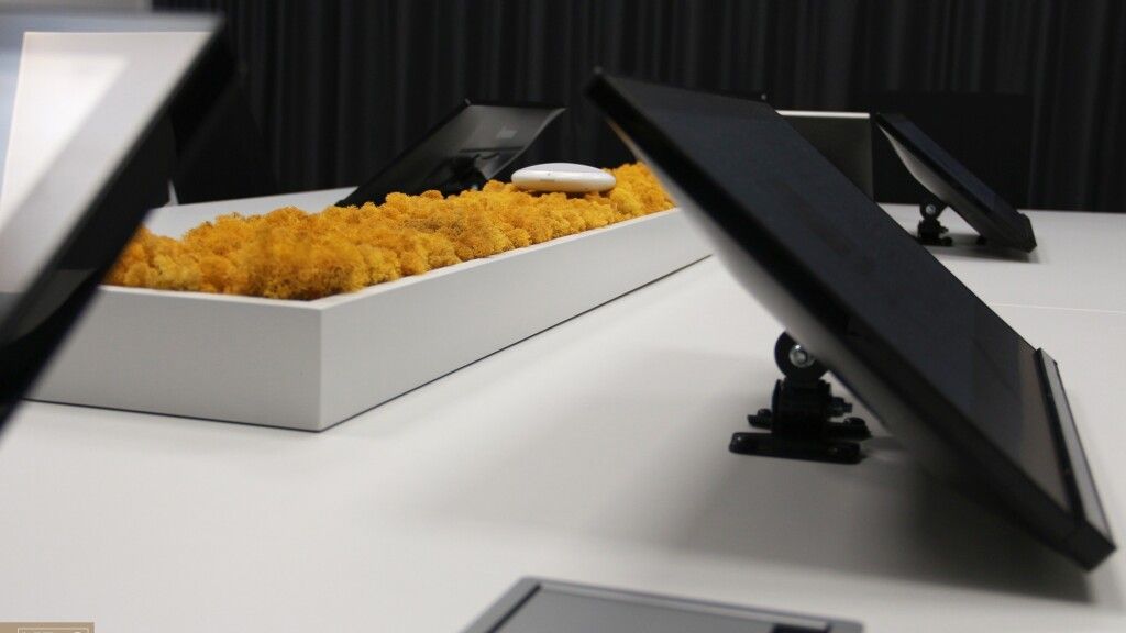 sala konferencyjna z wyposażeniem