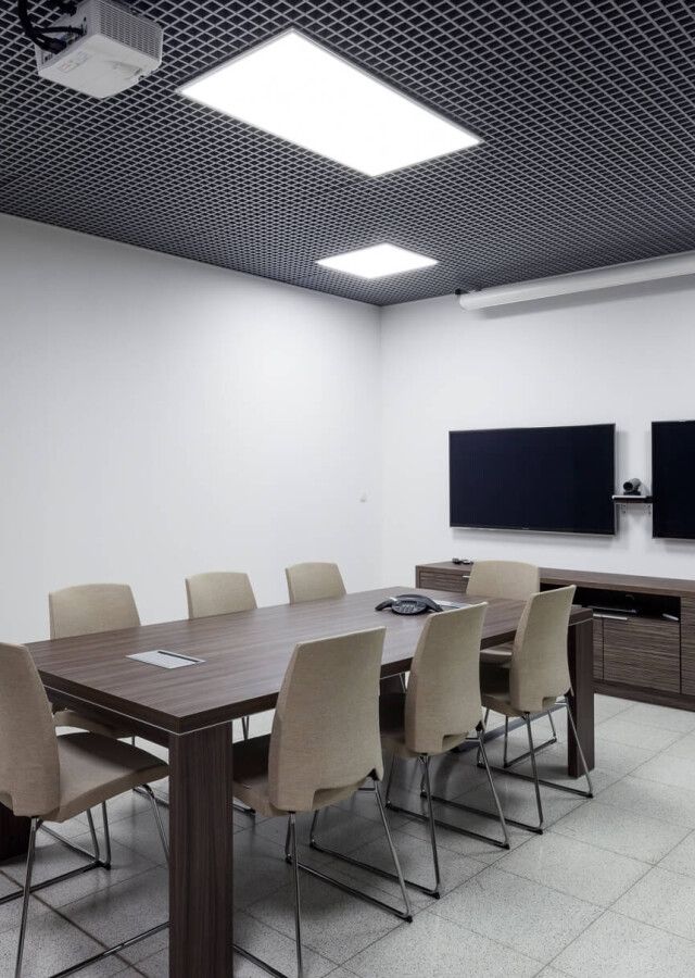 wyposażenie konferencyjne w sali konferencyjnej