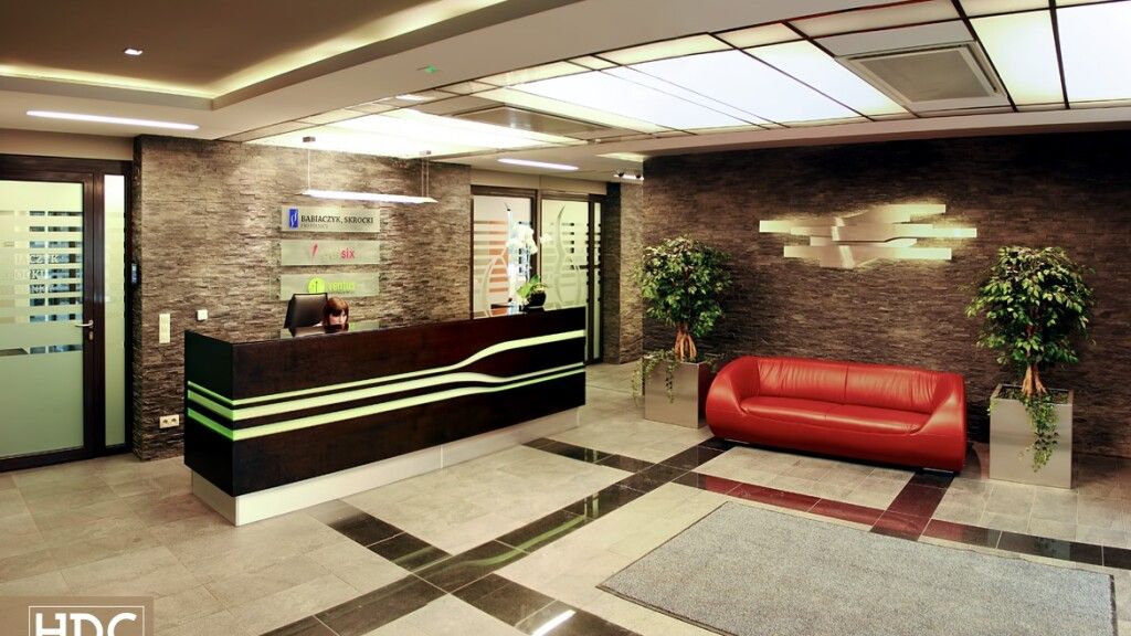 system do wideokonferencji zamontowany w sali konferencyjnej