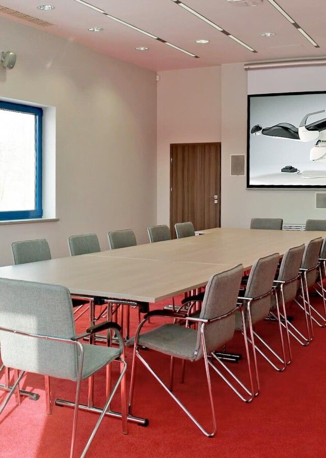 system wideokonferencyjny w sali konferencyjnej