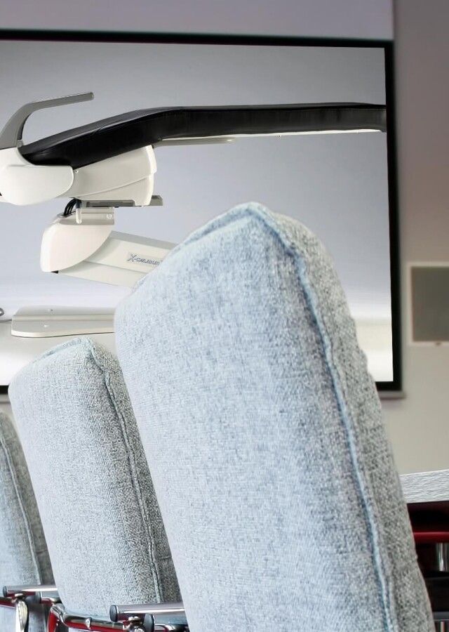 projekt sali konferencyjnej z wyposażeniem